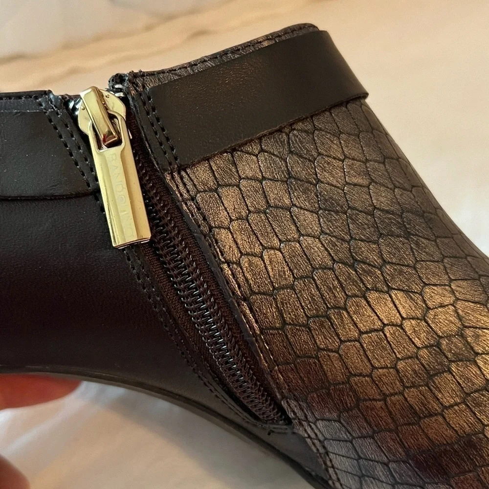 Bandolino Leather Heeled Bootie Brown  Animal Skin Pattern Gold Hardware Sz 8.5M - Picture 7 of 11